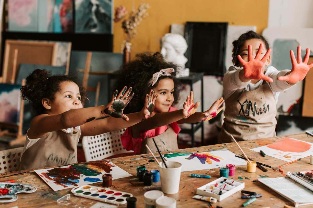 alumnos-estudiando-colores-francés